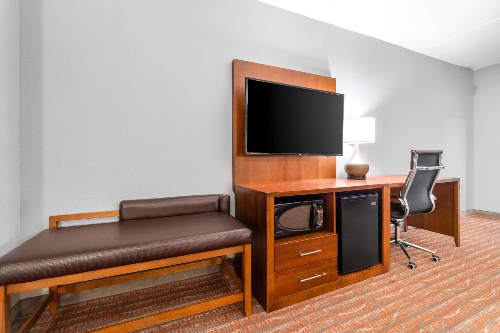 Comfort I-40 Hotel Jackson
