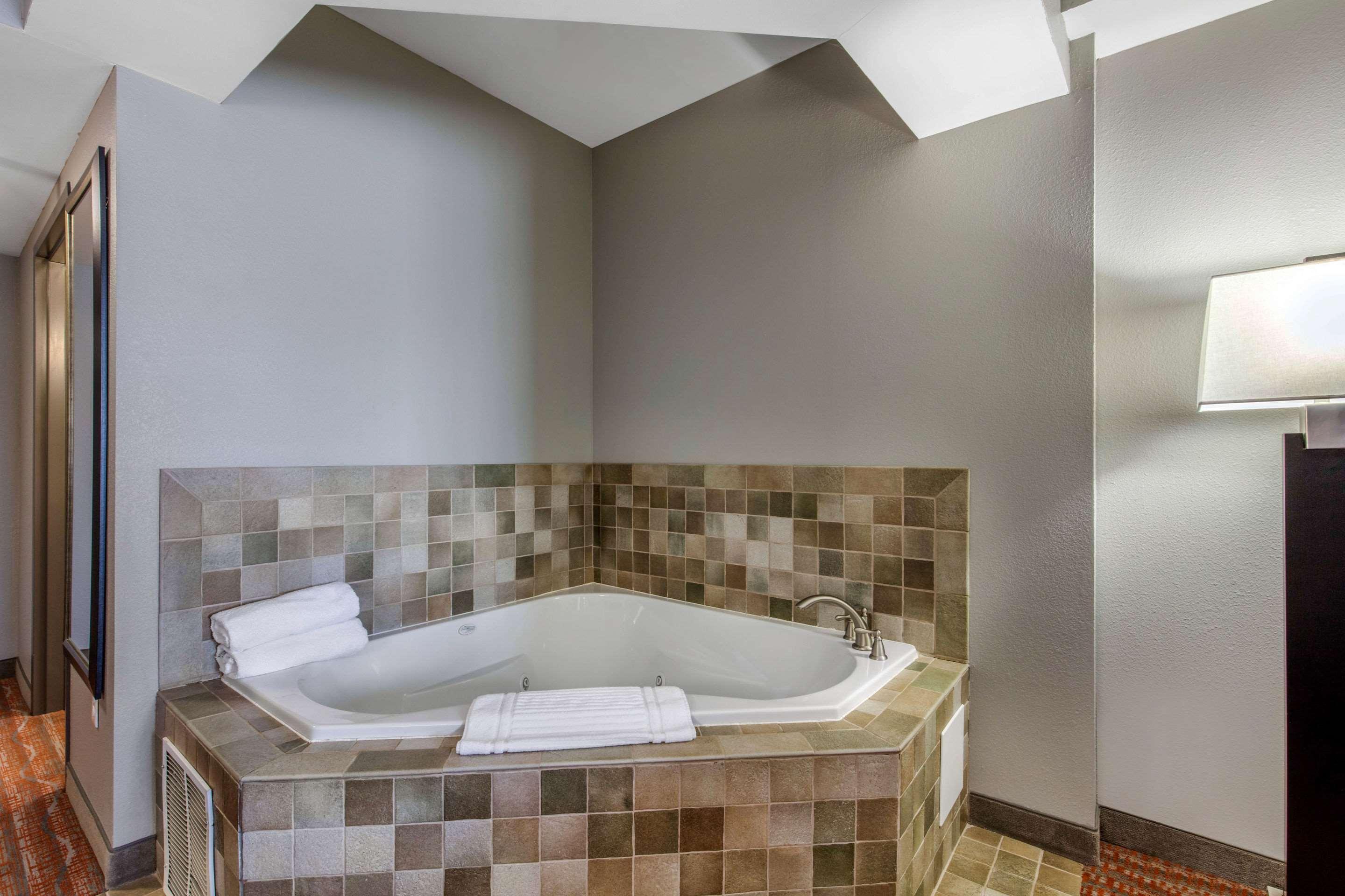 Comfort I-40 Hotel 3*