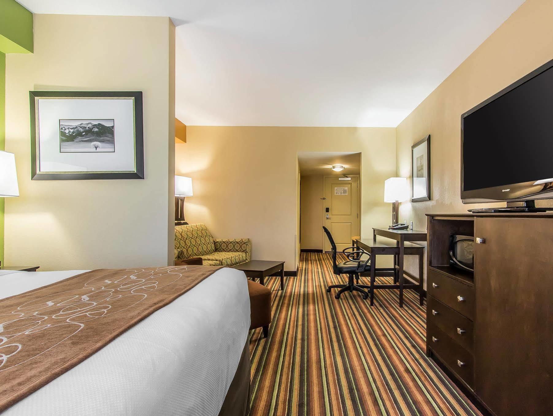 Comfort I-40 Hotel 3*